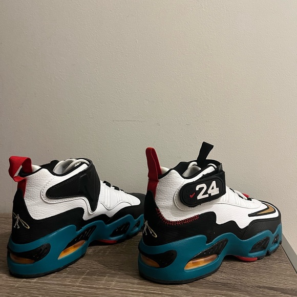 Nike Air Griffeys - Picture 6 of 7